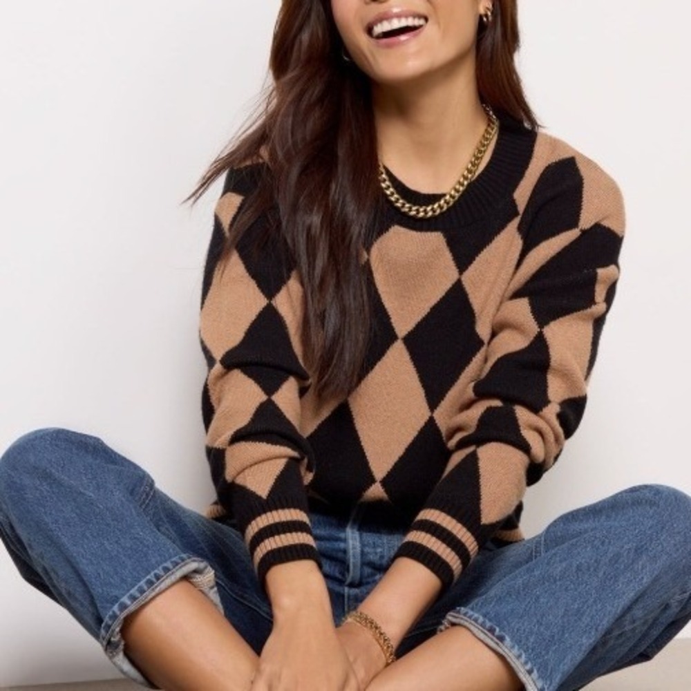 Evereve Haisley Sweater Small Black Camel Argyle Diamond Knit Crewneck Cabincore